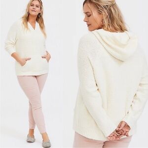 Torrid Cream Ivory Teddy Yarn Pullover Hooded Sweater Size 0/L